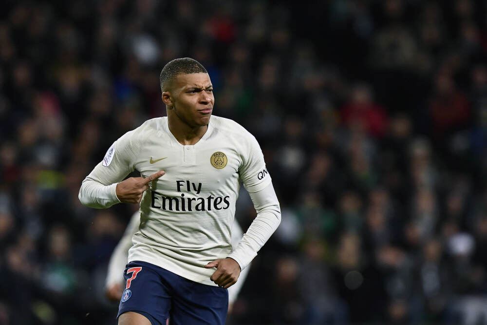 锁定未来十年，车企集体“对赌”宁德时代